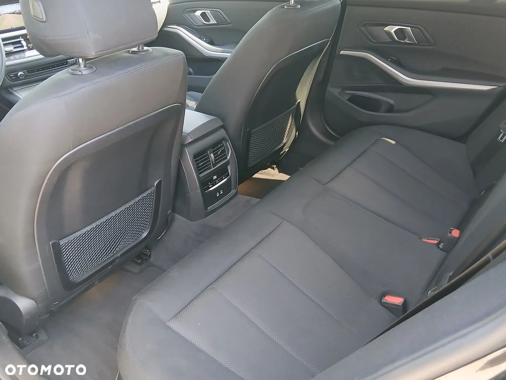 BMW Seria 3 320d xDrive MHEV Advantage - 19