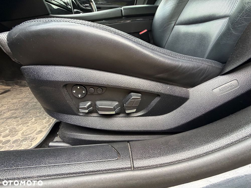 BMW Seria 7 750i - 13