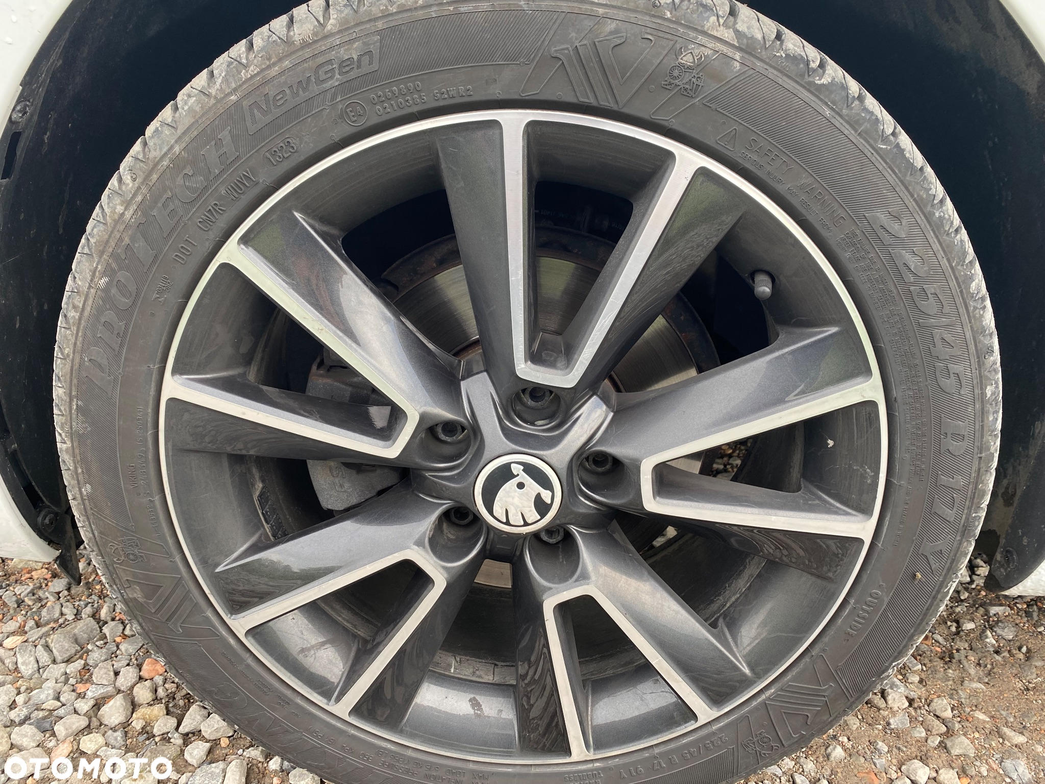 Skoda Octavia 1.6 TDI DSG Style - 4