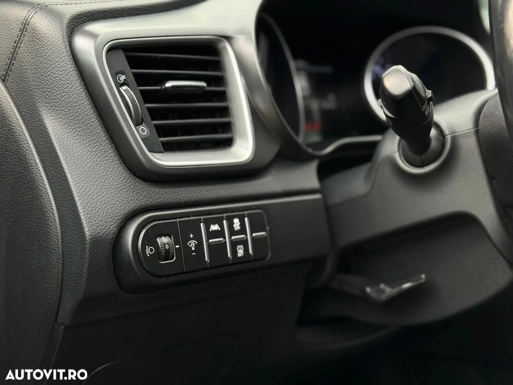 Kia Ceed 1.5 T-GDI 6MT Best - 9