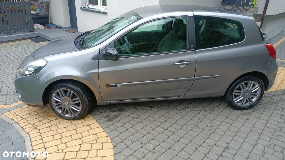 Renault Clio 2010 photo 4
