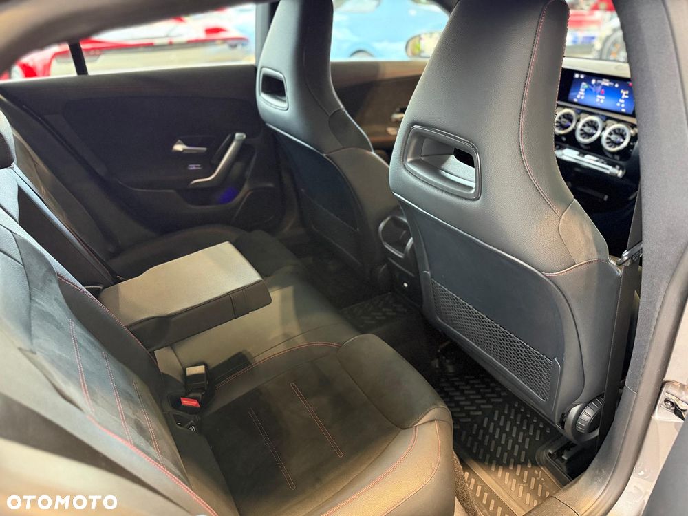 Mercedes-Benz CLA 180 7G-DCT Edition AMG Line - 12