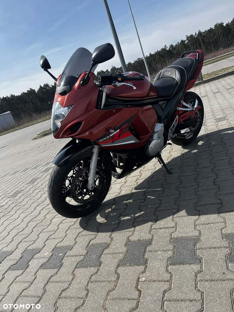 Suzuki GSX - 1