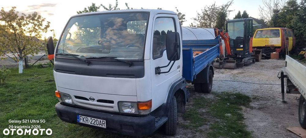 Nissan Cabstar - 1