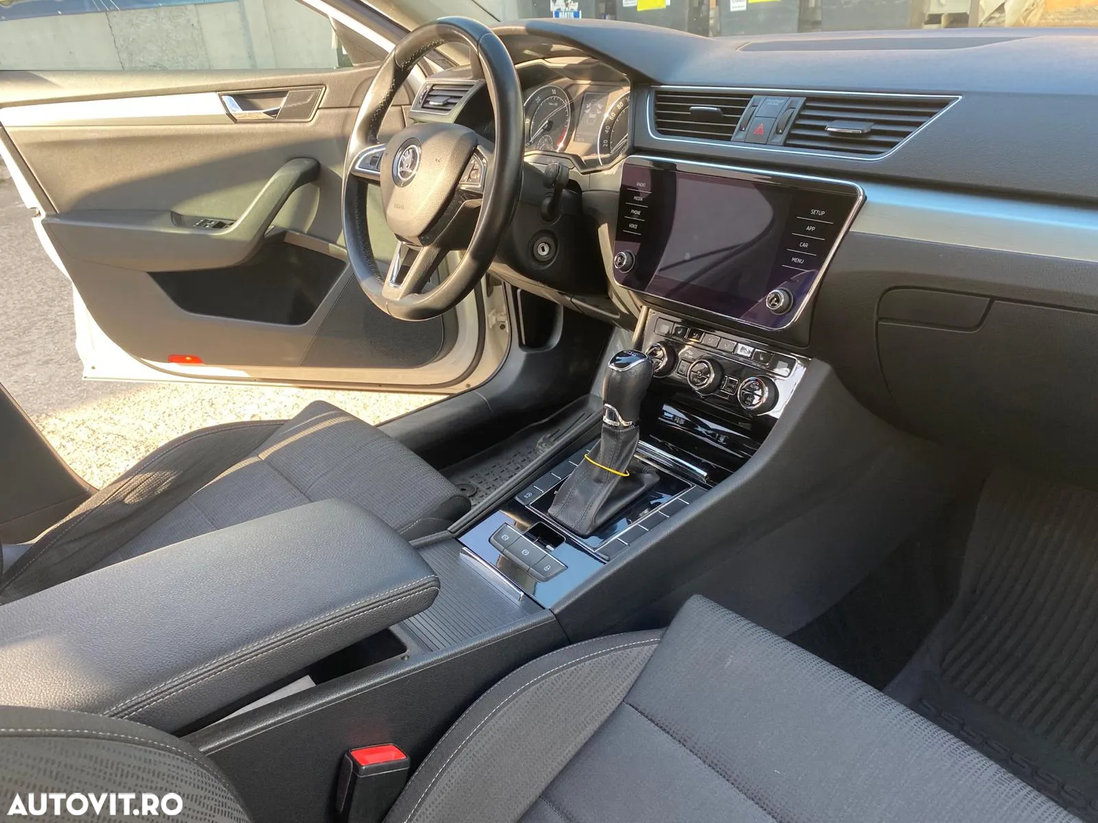 Skoda Superb 2.0 TDI DSG Ambition - 5