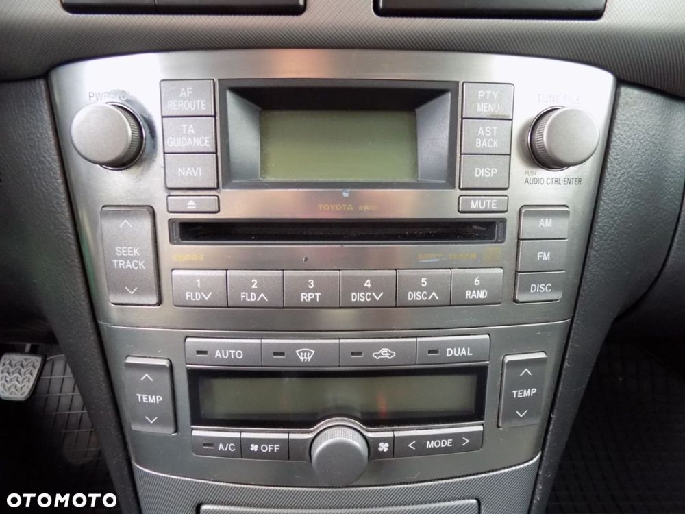 Toyota Avensis - 10