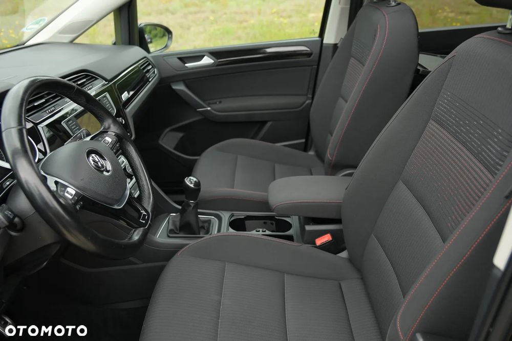 Volkswagen Touran 2.0 TDI SCR Highline - 27