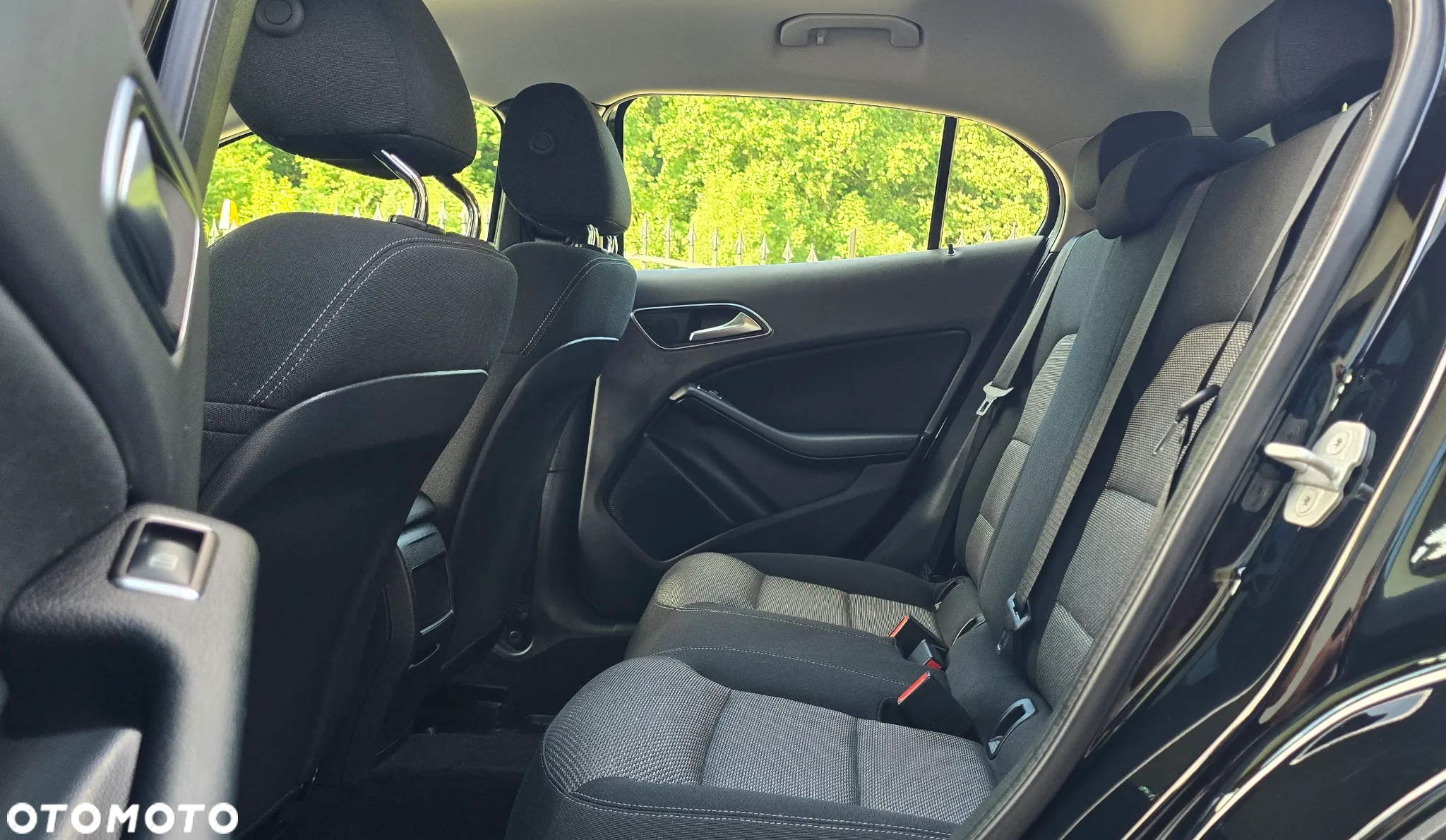 Mercedes-Benz GLA 180 - 11