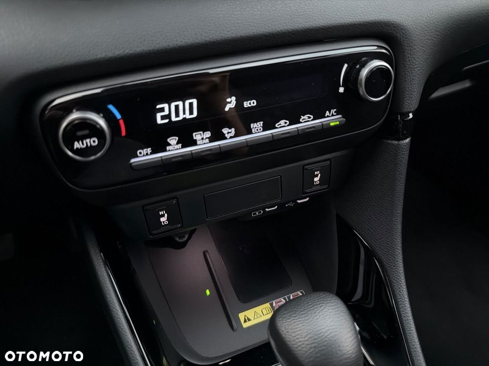 Toyota Yaris Hybrid 1.5 Style - 23