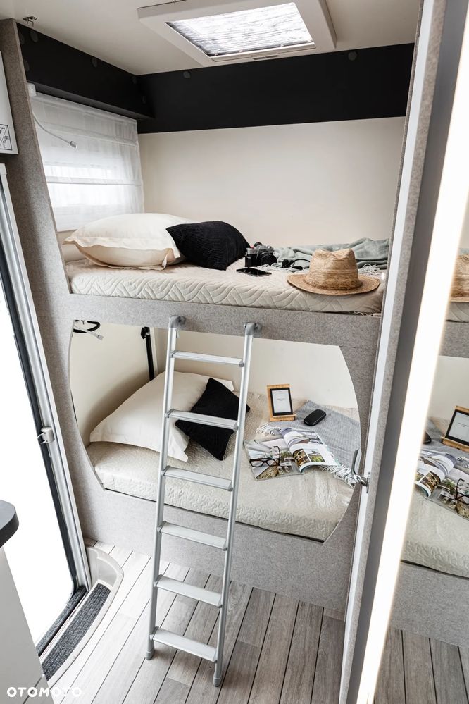 McLOUIS Glamys 322 - 7-osobowy - 19