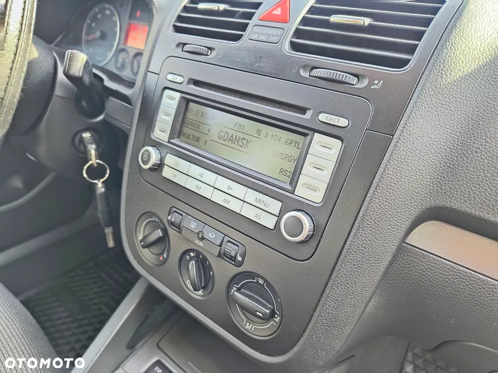 Volkswagen Jetta 1.6 Comfortline - 26