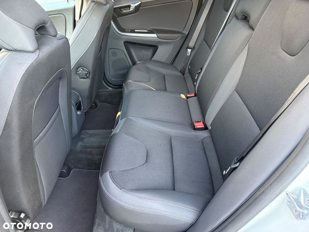 Volvo XC 60 D4 Edition Pro - 22