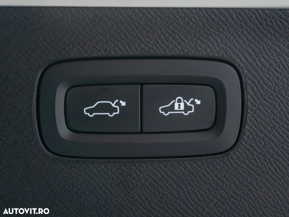 Volvo XC 90 T8 AWD Recharge Geartronic RDesign - 23
