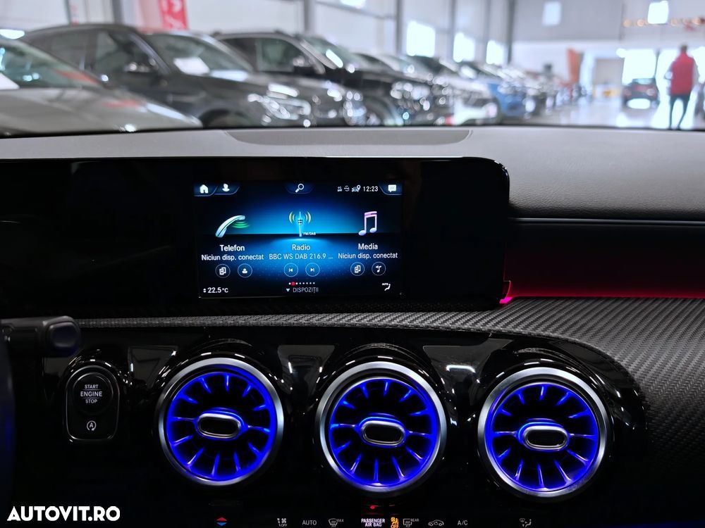 Mercedes-Benz CLA 180 7G-DCT - 17