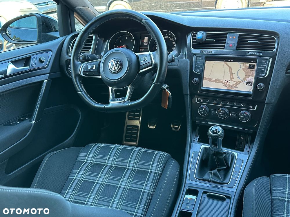 Volkswagen Golf 2.0 TDI BMT GTD - 26