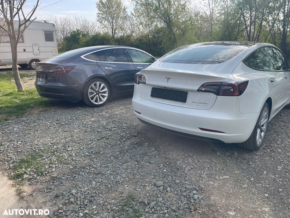 Tesla Model 3 - 9