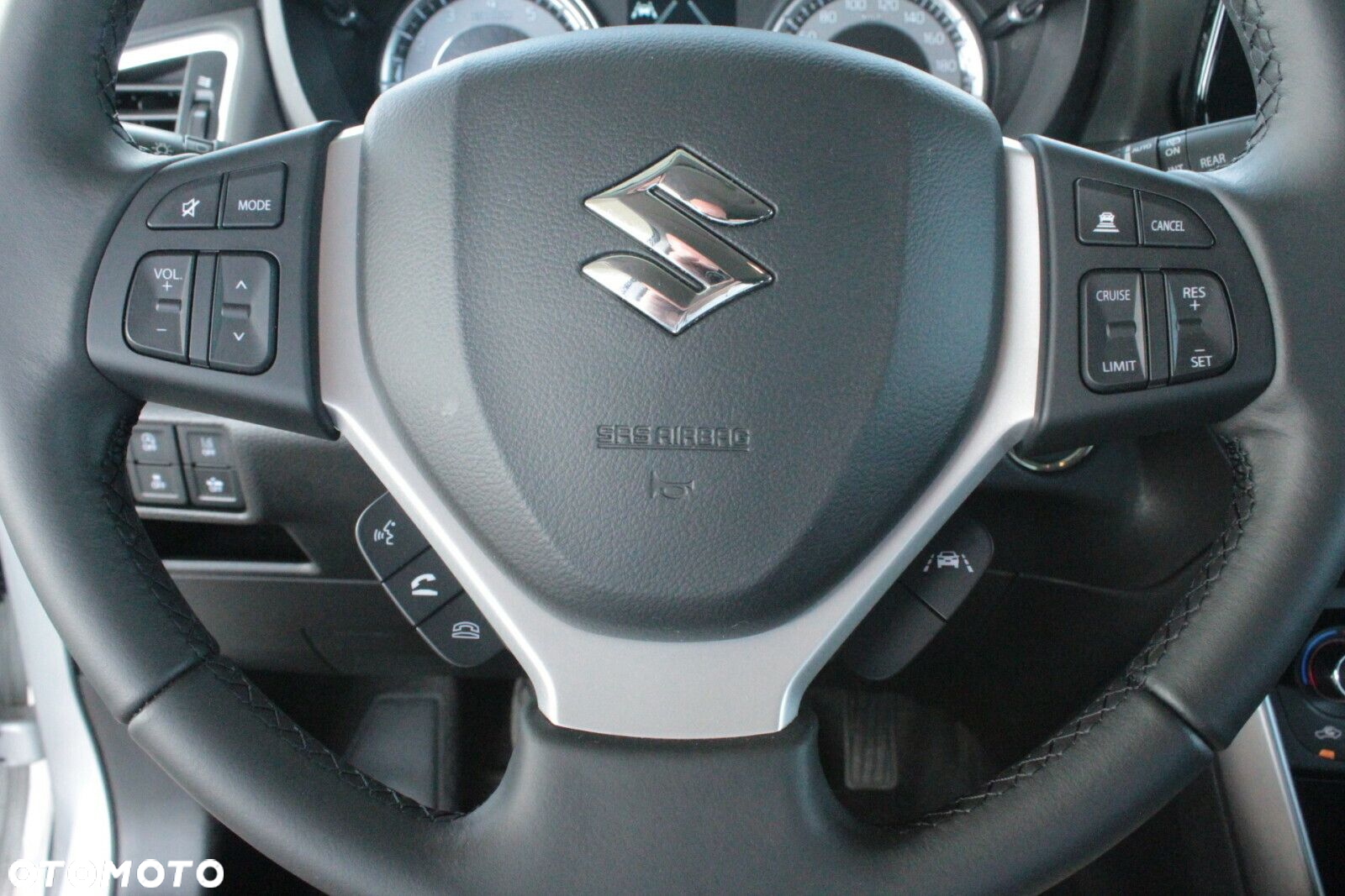 Suzuki SX4 S-Cross 1.4 SHVS Premium 4WD - 8