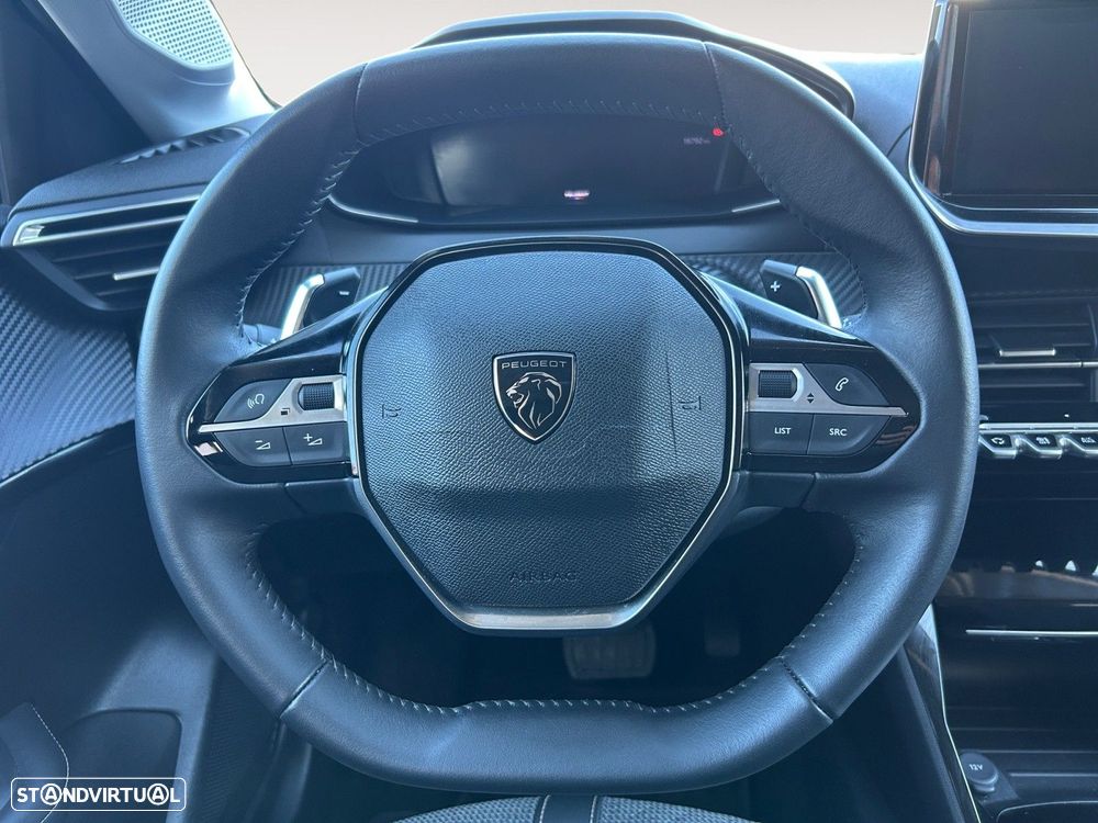 Peugeot 208 - 12