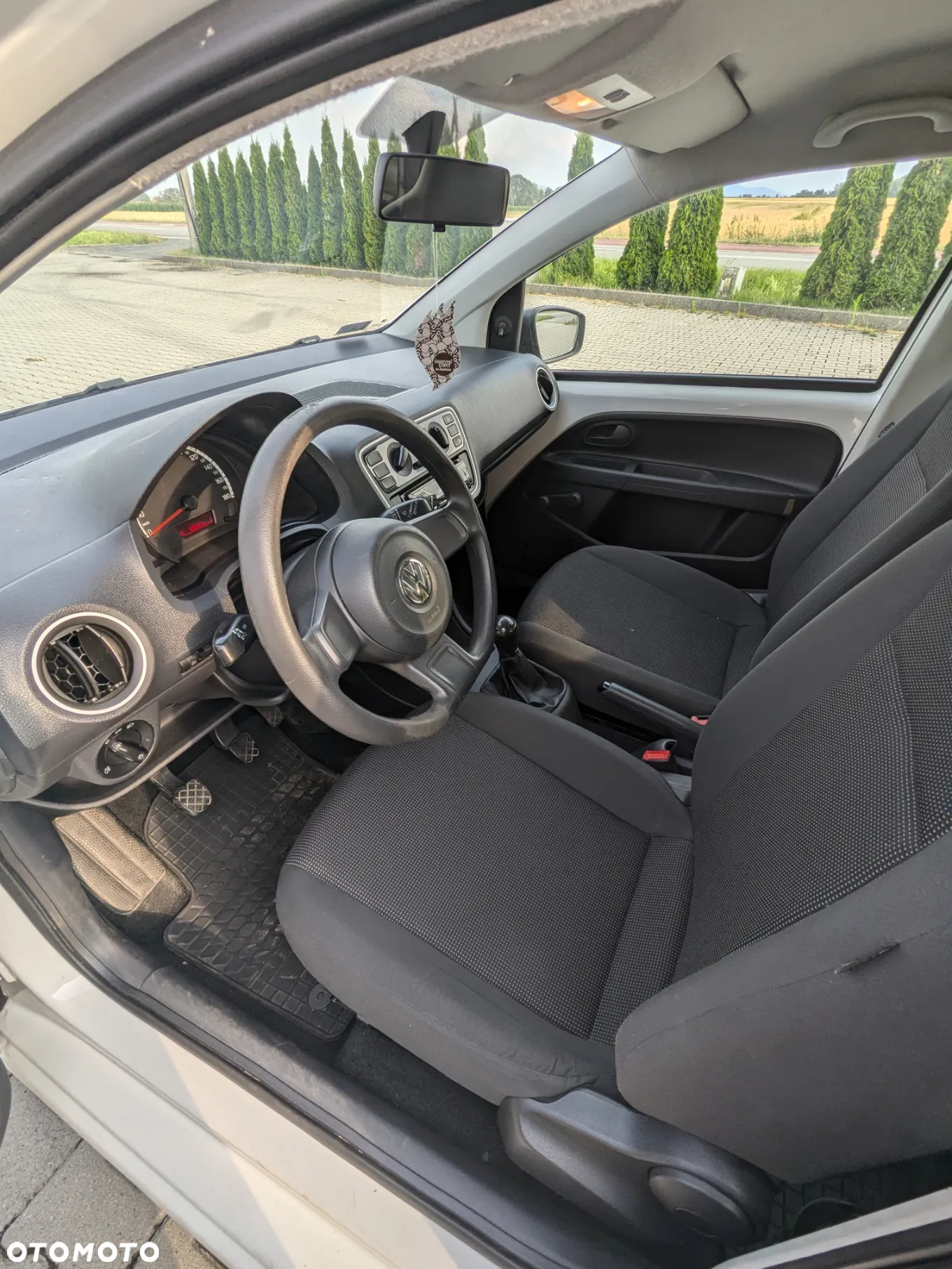 Volkswagen up! (BlueMotion Technology) move - 12