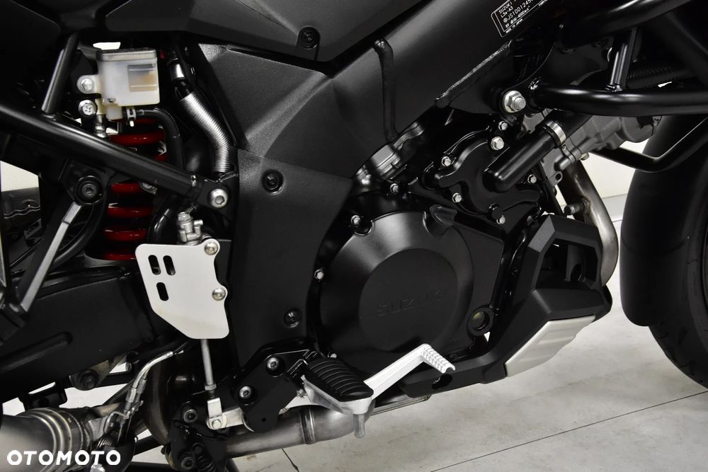 Suzuki V-STROM - 24