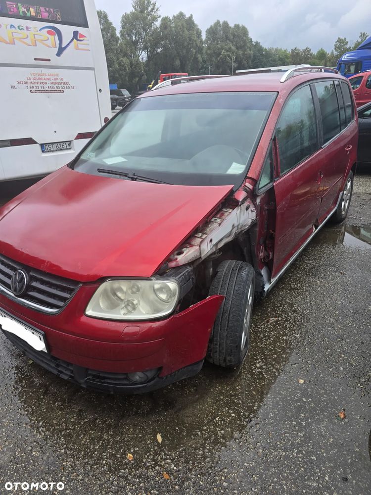 Volkswagen Touran 2.0 TDI Trendline DSG - 3