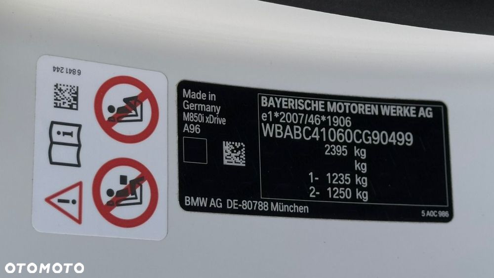 BMW Seria 8 - 23