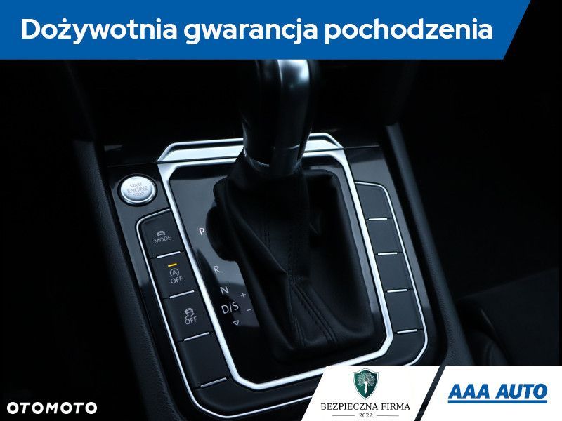 Volkswagen Passat - 20