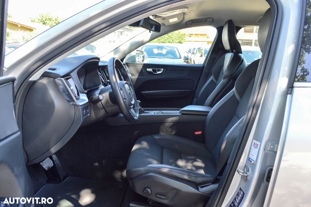 Volvo XC 60 D4 AWD Geartronic Momentum - 26