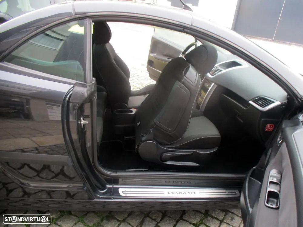 Peugeot 207 CC 1.6 HDi FAP - 17