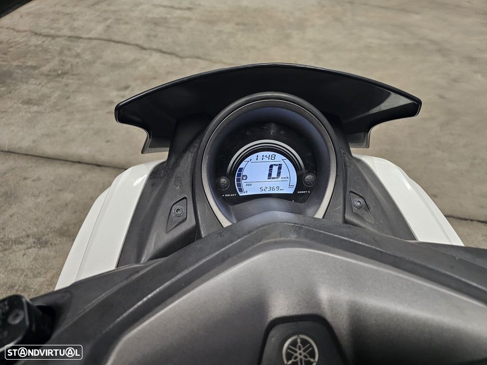 Yamaha NMAX - 4