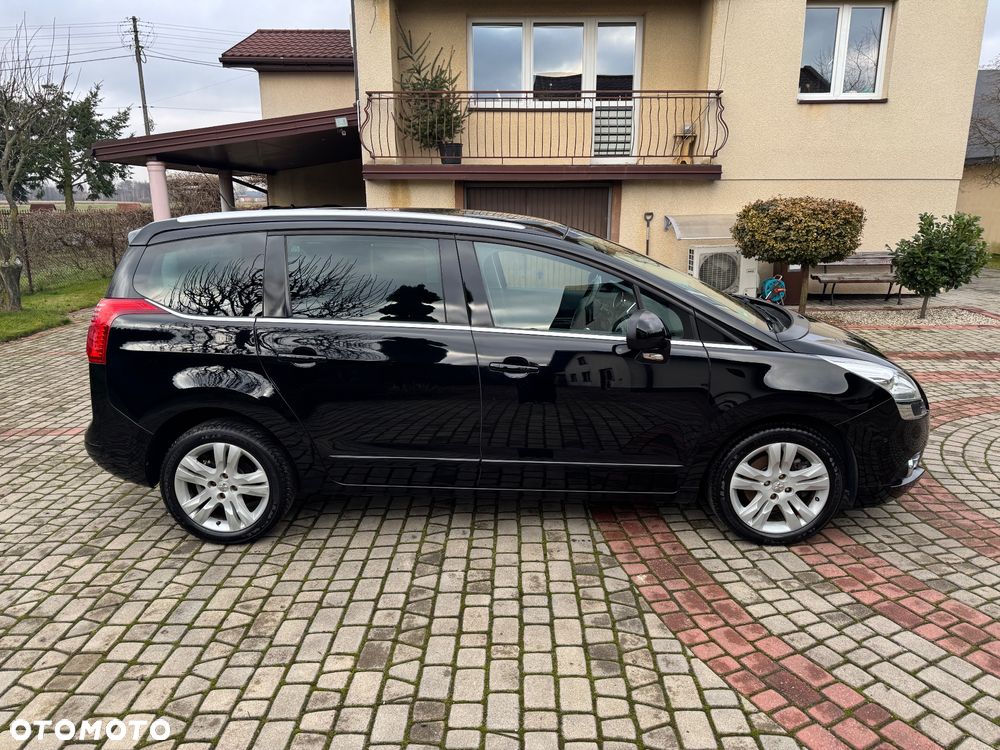 Peugeot 5008 1.6 THP Premium + - 18