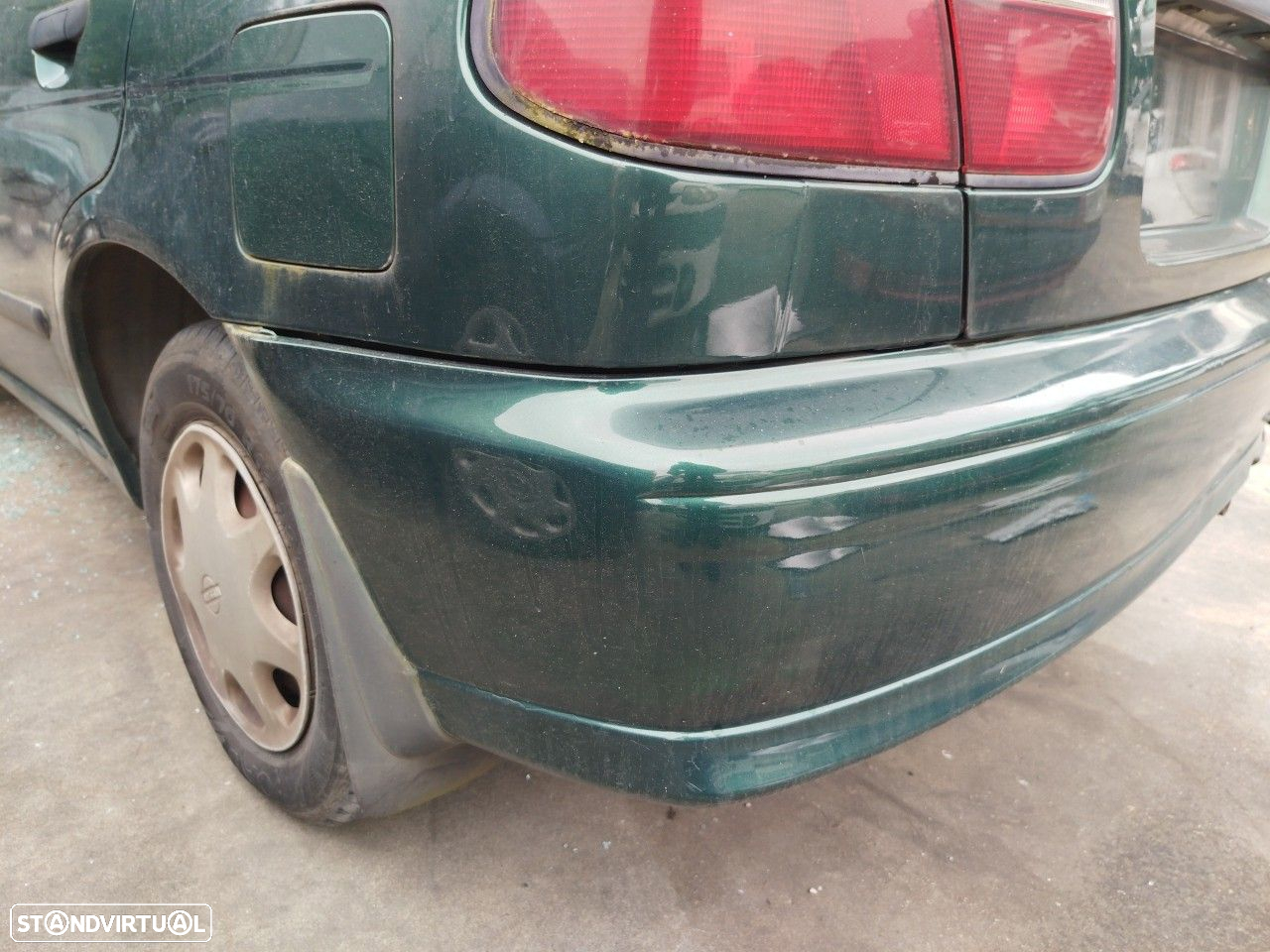Pára-choques trás NISSAN Almera I Sedan (N15) - 3