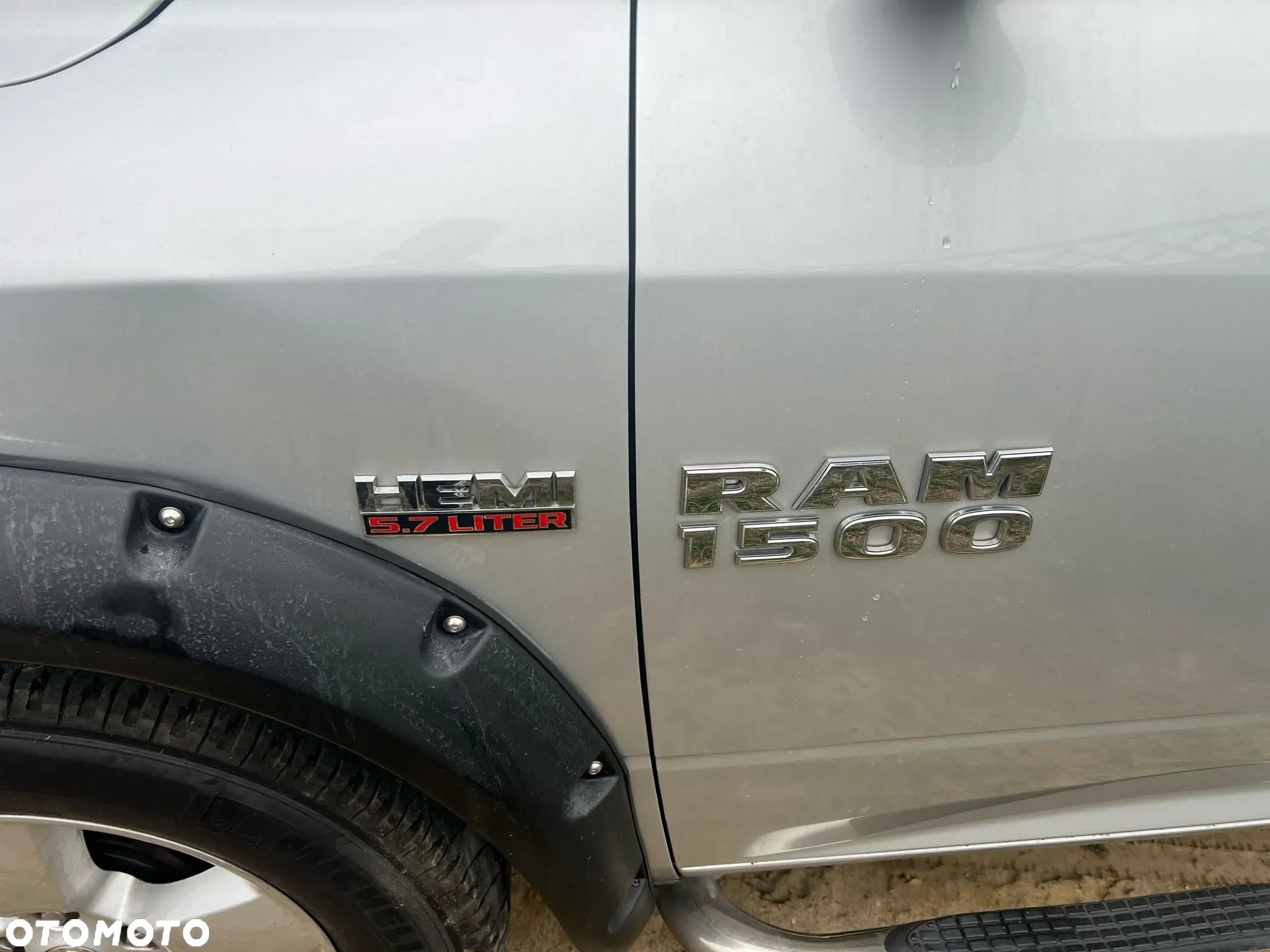 RAM 1500 5.7 Crew Cab Laramie - 3