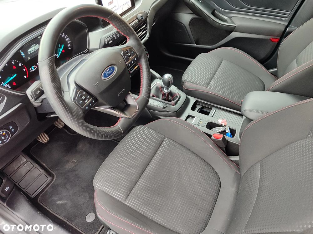 Ford Focus 1.0 EcoBoost Hybrid ST-LINE - 17