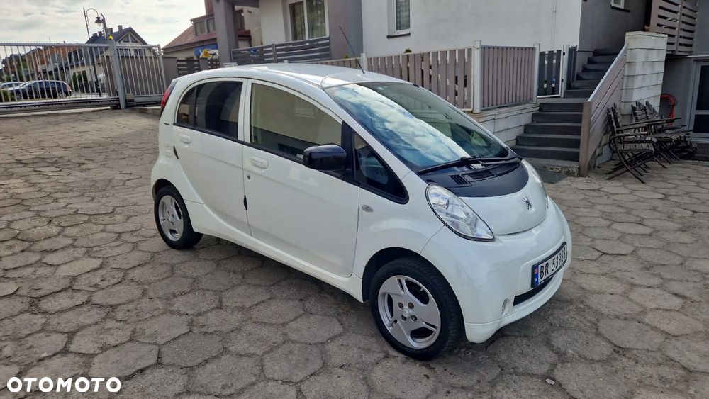 Peugeot iOn Standard