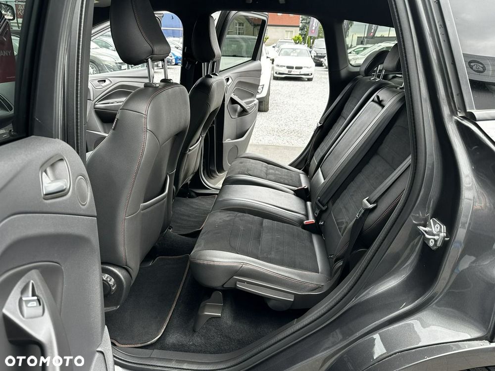 Ford Kuga - 10
