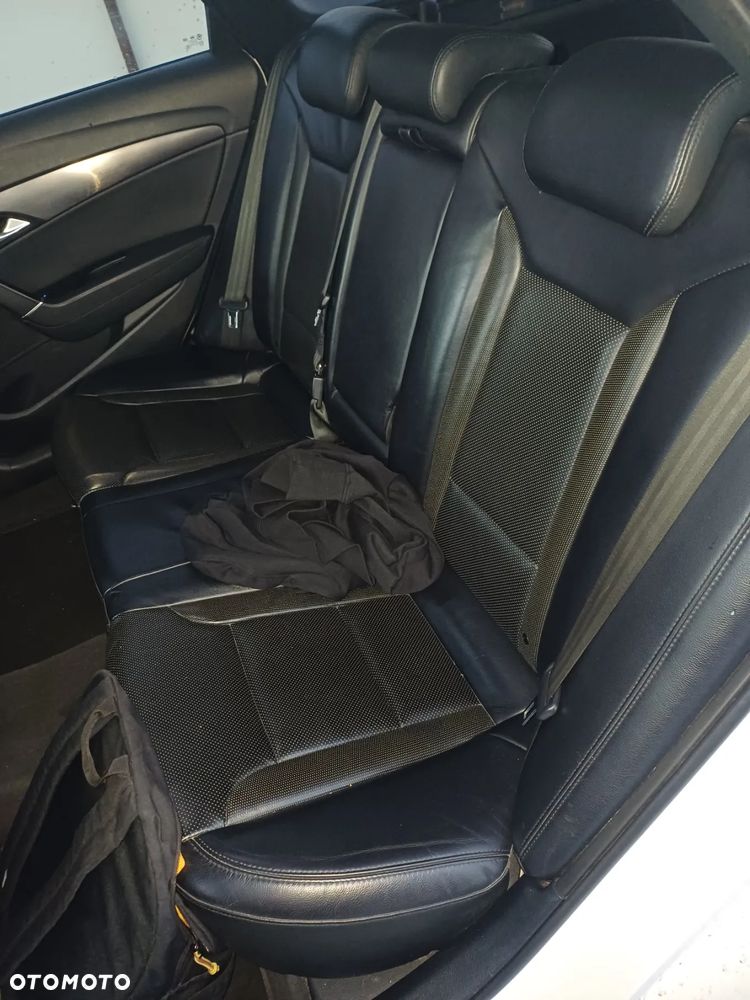 Hyundai i40 Kombi 1.7 CRDi Premium - 16