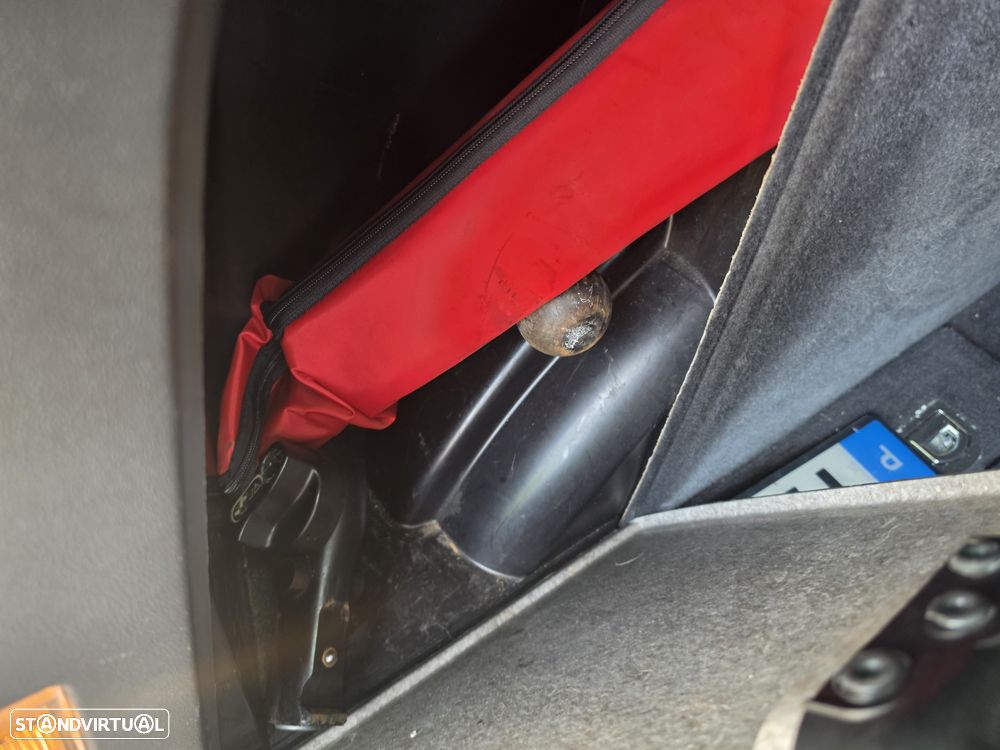 VW Touareg 3.0 TDI V6 - 31