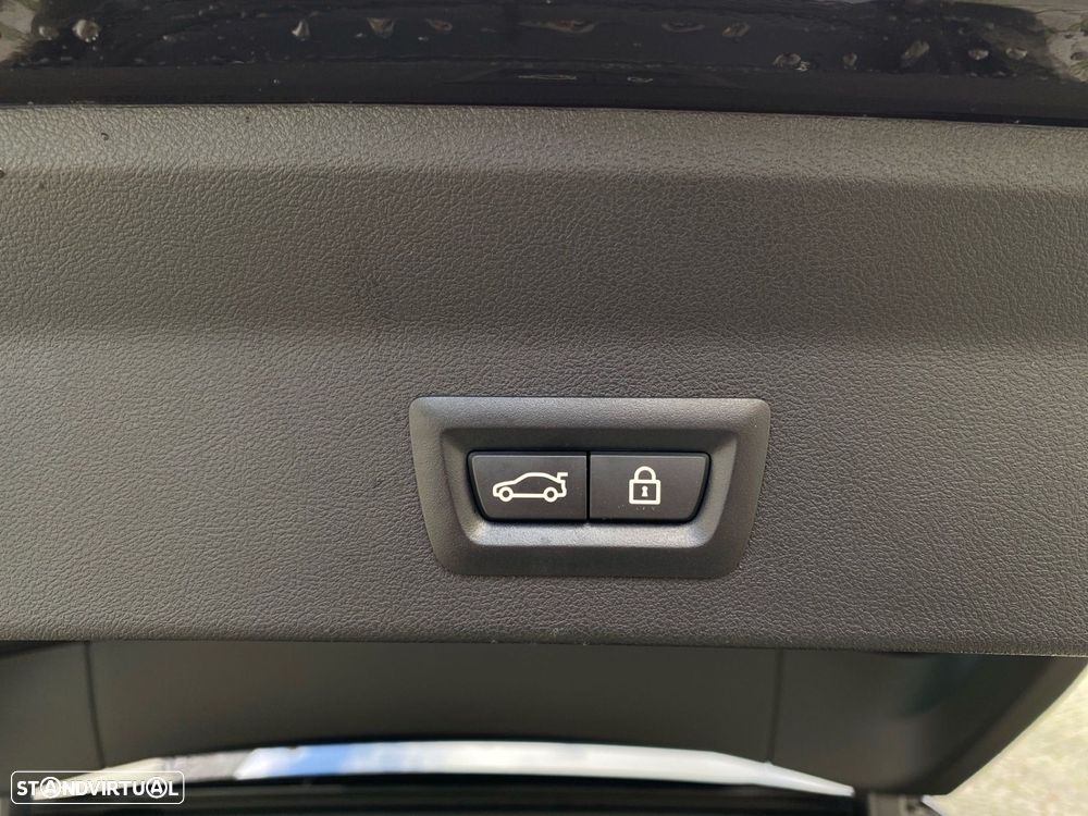 BMW X3 30 e xDrive Pack M 50 anos - 24