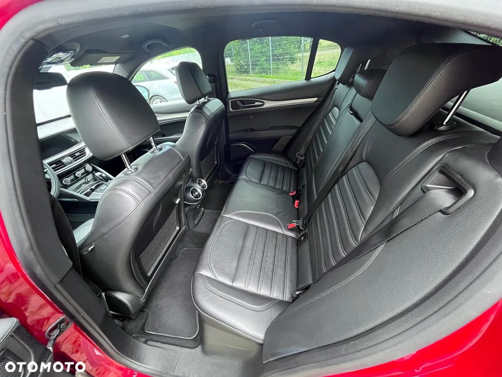Alfa Romeo Stelvio 2.0 Turbo Executive Q4 - 12