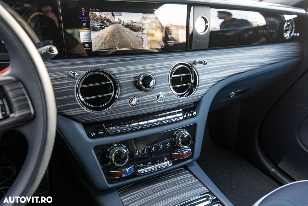 Rolls-Royce Spectre - 10