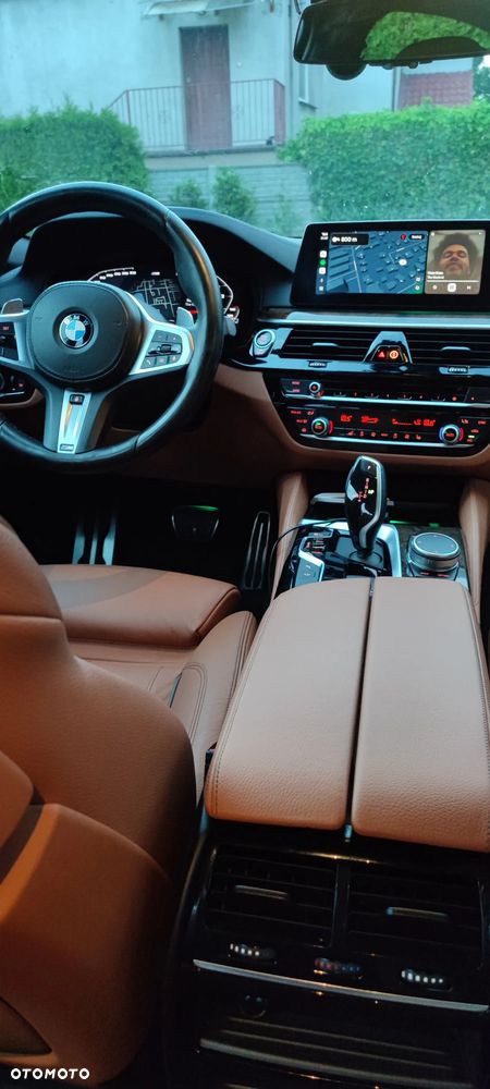 BMW Seria 5 M550i xDrive sport - 15