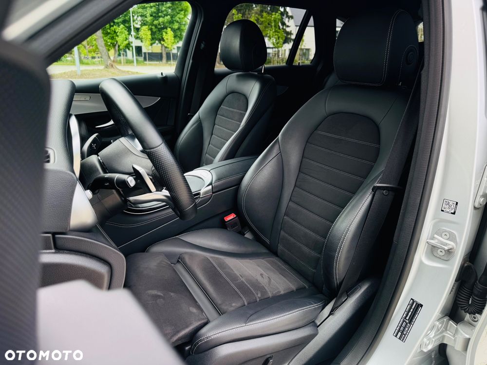 Mercedes-Benz GLC 220 d 4Matic 9G-TRONIC AMG Line Plus - 27