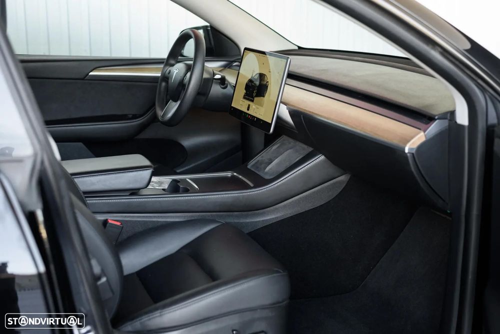Tesla Model Y Long Range Dual Motor AWD - 49