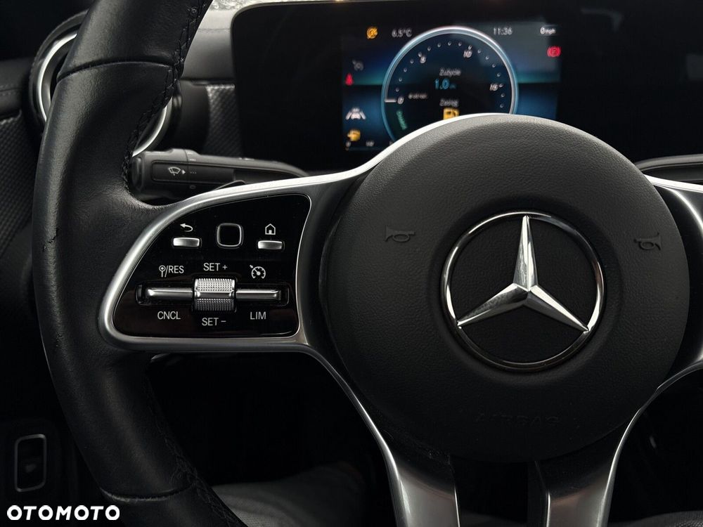 Mercedes-Benz CLA 200 7G-DCT - 18