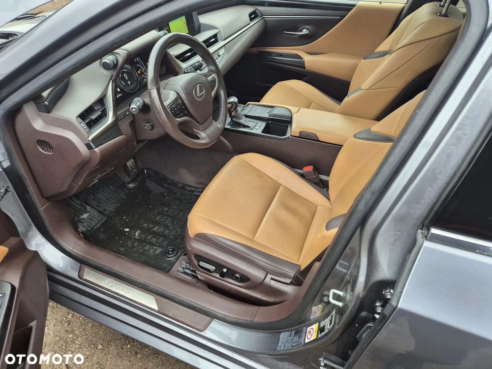 Lexus ES 300h Business Line - 40