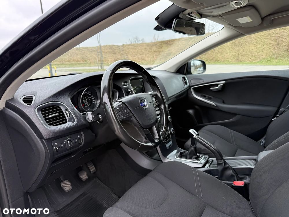 Volvo V40 D2 Momentum - 11