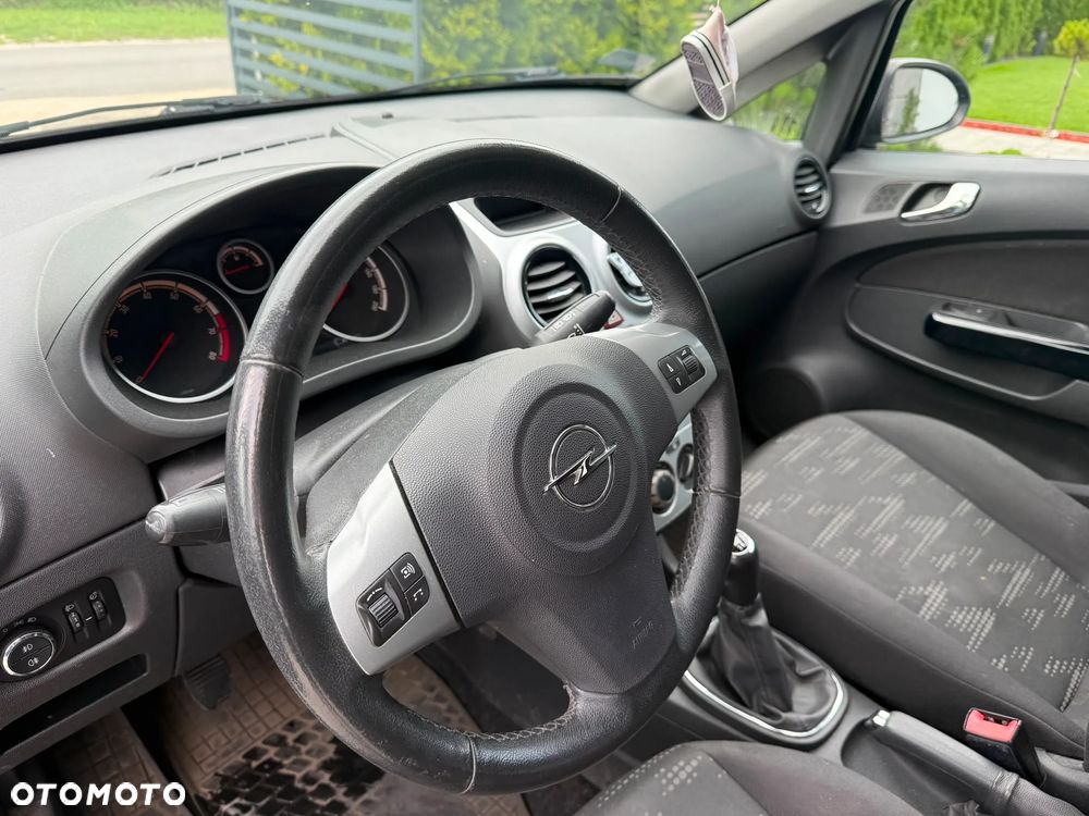 Opel Corsa 1.2 16V Cosmo - 5