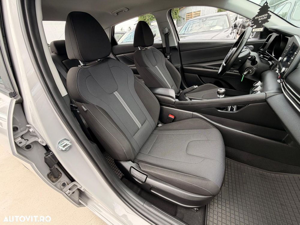Hyundai Elantra 1.6 l 123 CP 6MT Comfort - 16