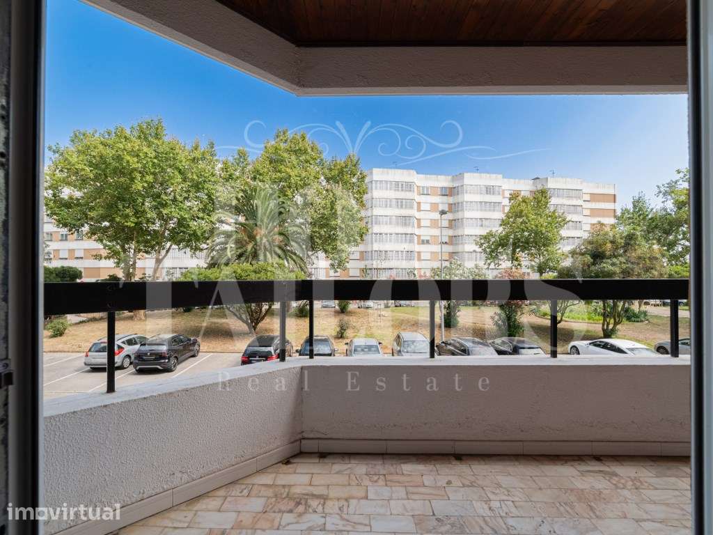 T3 com 183 m², varanda e suite no prestigiado Alto da Barra - Grande imagem: 5/39